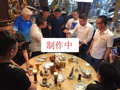 当两人同时